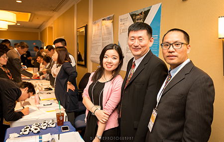 不朽情缘mg官网SAPA年会代表：左→右： 刘雯颖博士、汪俊博士、王建峰博士