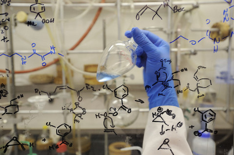 多肽药物“成绩”吸睛研发掣肘、出口承压隐忧显现