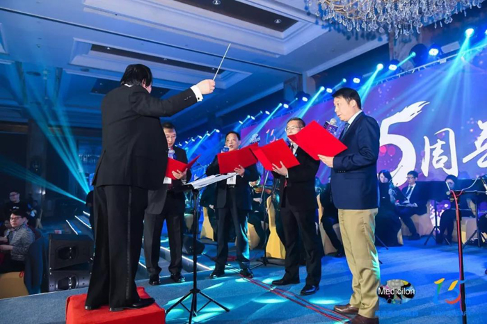 合唱：《故乡的云》